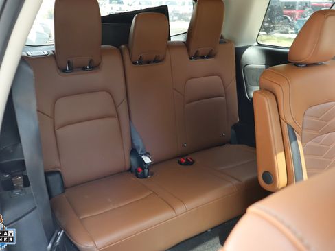 Used 2025 Nissan Pathfinder Platinum FWD image 28