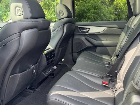 Used 2024 Acura MDX SH-AWD image 9