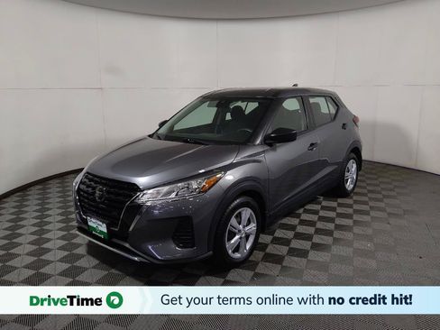Used 2021 Nissan Kicks S FWD image 1