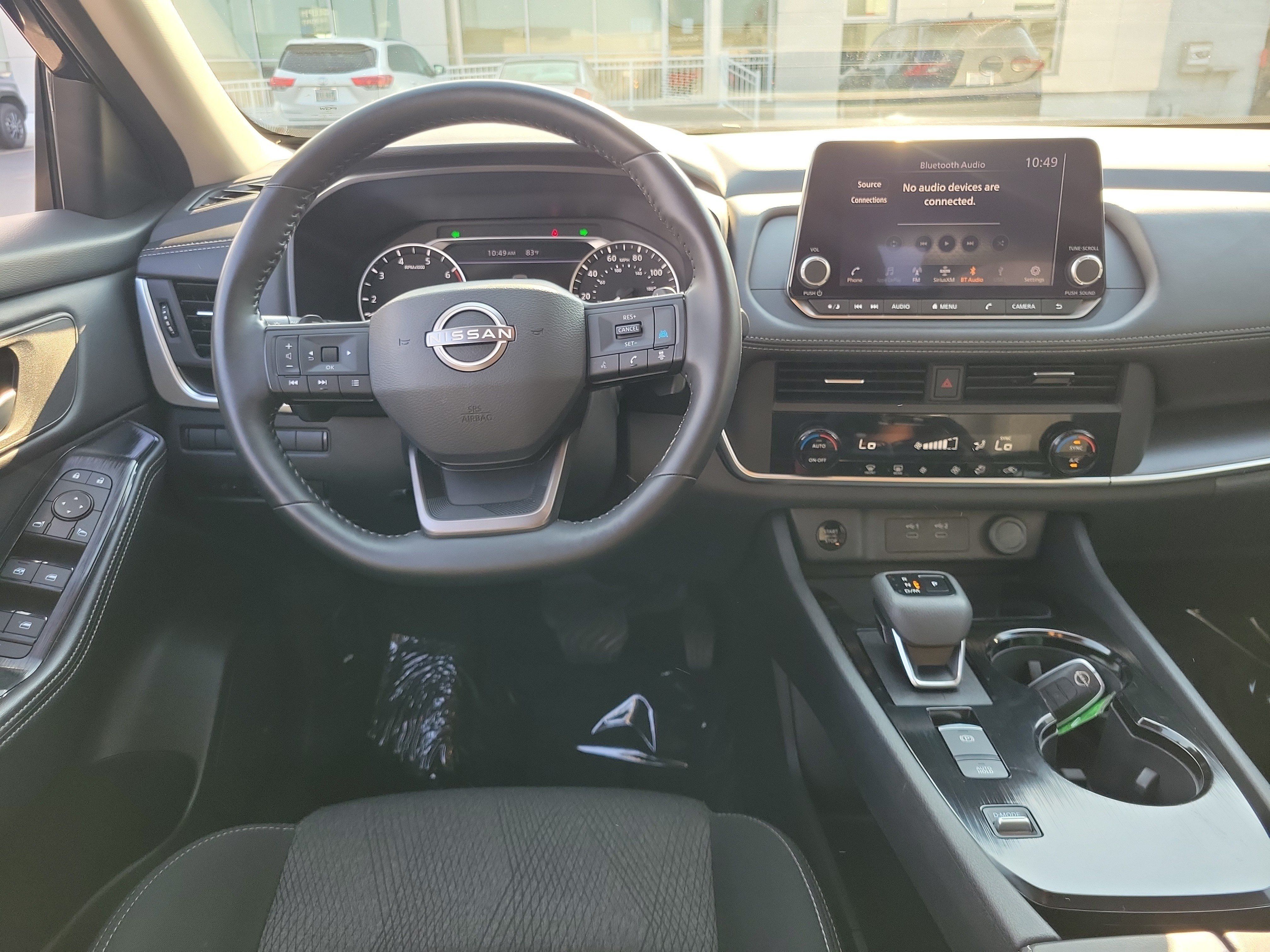 Used 2025 Nissan Rogue SV FWD image 10