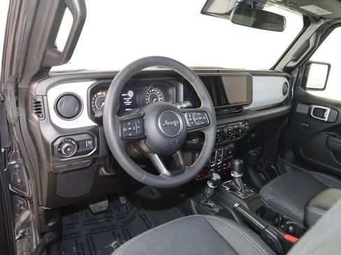 Used 2024 Jeep Wrangler Willys AWD/4WD image 23