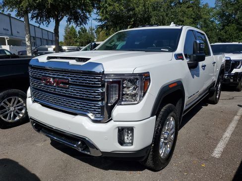 Used 2022 GMC Sierra 2500 Denali w/ Denali Ultimate Package AWD/4WD image 2