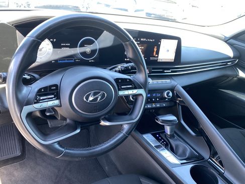 Certified 2023 Hyundai Elantra SEL w/ Convenience Package FWD image 17