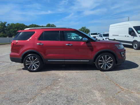 Used 2016 Ford Explorer Platinum AWD/4WD image 2