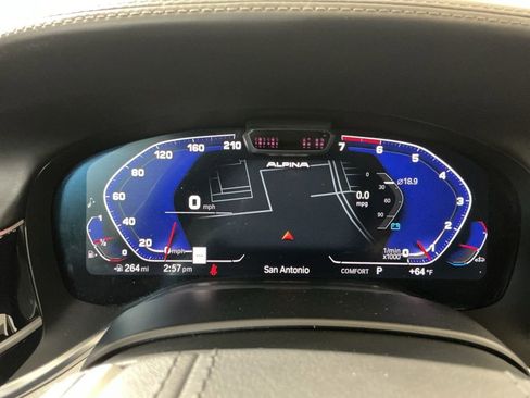 Used 2021 BMW ALPINA B7 xDrive w/ Luxury Rear Seating Package image 10
