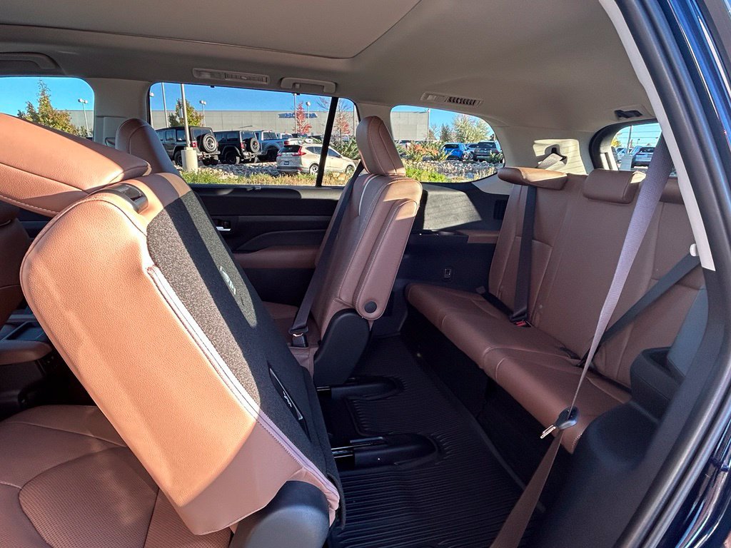 Used 2026 Toyota Grand Highlander AWD image 26