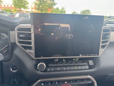Used 2022 Toyota Tundra Limited image 12