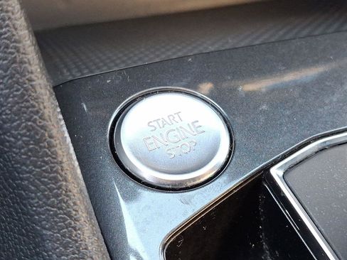 Used 2018 Volkswagen Tiguan SEL image 25