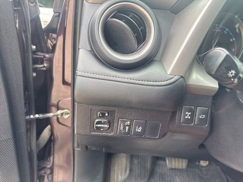 Used 2017 Toyota RAV4 XLE w/ Premium Special Value Package AWD/4WD image 29