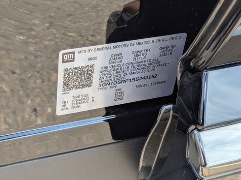 Used 2025 Chevrolet Equinox EV RS image 32