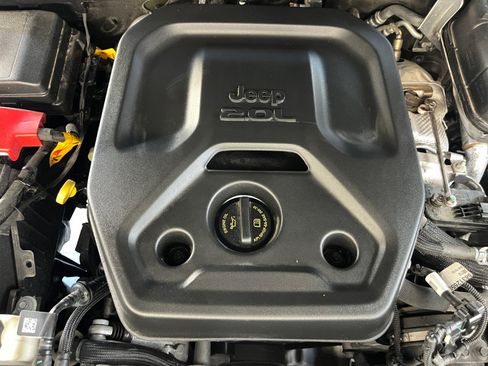 Used 2023 Jeep Wrangler Unlimited AWD/4WD image 28