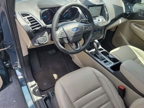 Used 2019 Ford Escape Titanium image 40