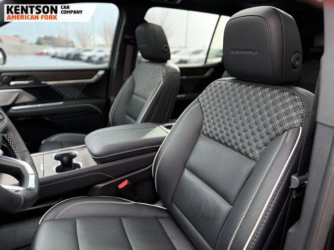 Used 2024 GMC Acadia Denali w/ Super Cruise Package image 35