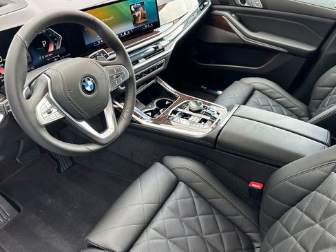 New 2026 BMW X7 xDrive40i w/ Premium Package image 9