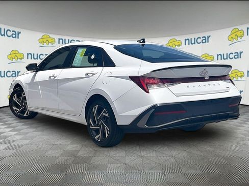Certified 2025 Hyundai Elantra SEL FWD image 4