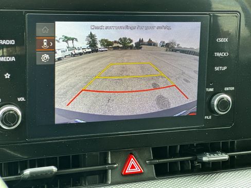 Used 2023 Kia Sportage LX image 19