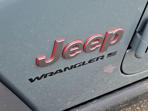 Used 2025 Jeep Wrangler Rubicon image 5