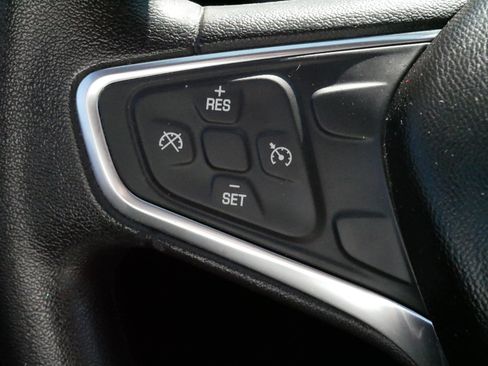 Used 2018 Chevrolet Malibu LT FWD image 25