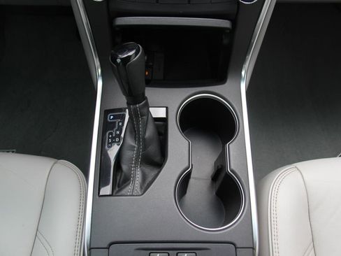 Used 2017 Toyota Camry XLE w/ Moonroof Package image 17