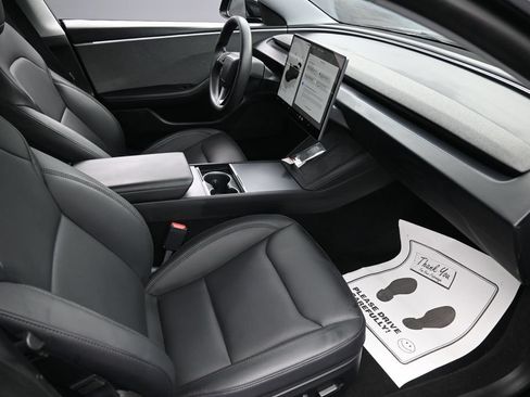 Used 2024 Tesla Model 3 Standard Range RWD image 27
