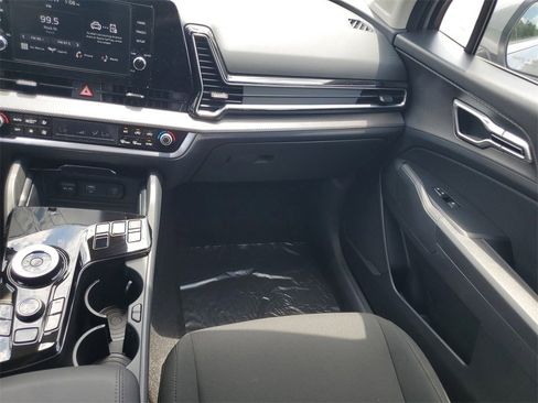 New 2025 Kia Sportage LX image 25