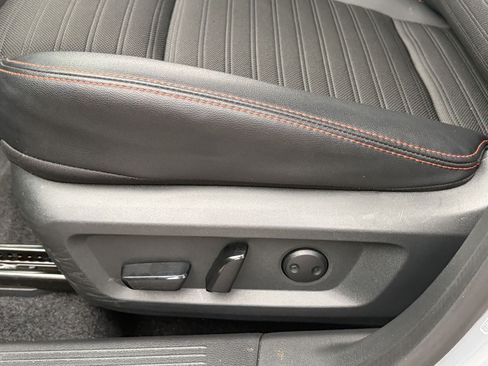 Used 2025 Nissan Rogue SV AWD/4WD image 24