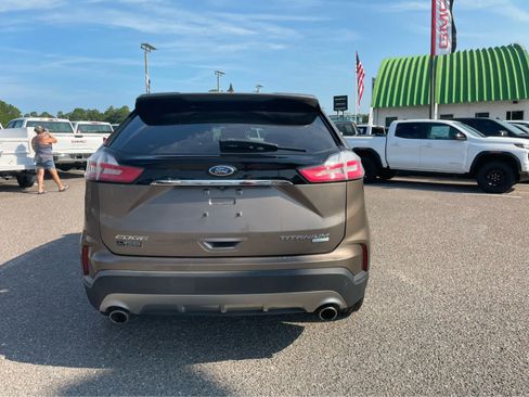 Used 2019 Ford Edge Titanium FWD image 6