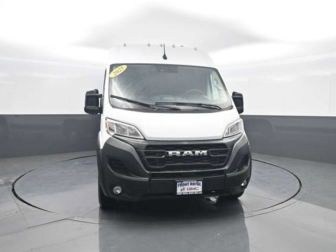 Used 2025 RAM ProMaster 2500 w/ Convenience Group FWD image 2