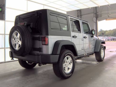 Used 2014 Jeep Wrangler Unlimited Sport w/ Quick Order Package 24S AWD/4WD image 2