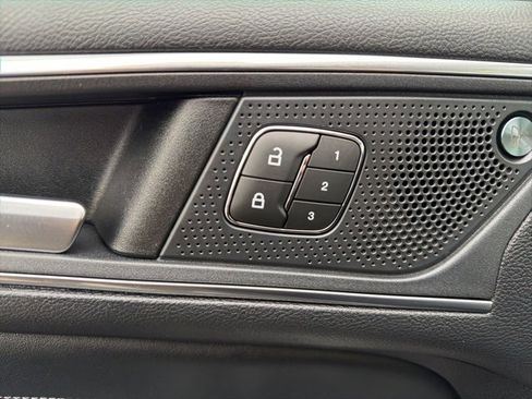 Used 2022 Ford Edge Titanium image 14