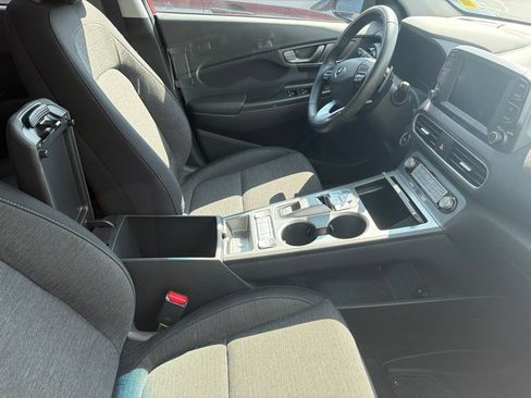 Used 2021 Hyundai Kona SEL FWD image 9