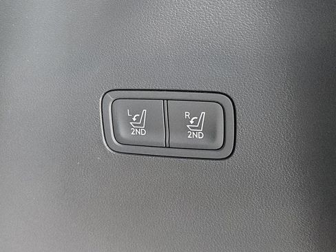Used 2024 Hyundai Santa Fe Limited FWD image 11