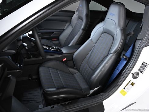 Used 2026 Porsche 911 Carrera T image 29