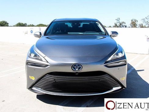 Used 2022 Toyota Mirai w/ Advanced Technology Package RWD image 2