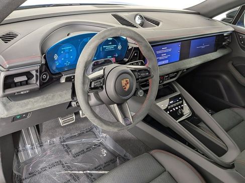 New 2026 Porsche Macan GTS Electric image 4