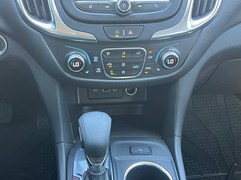 Used 2023 Chevrolet Equinox LT image 32