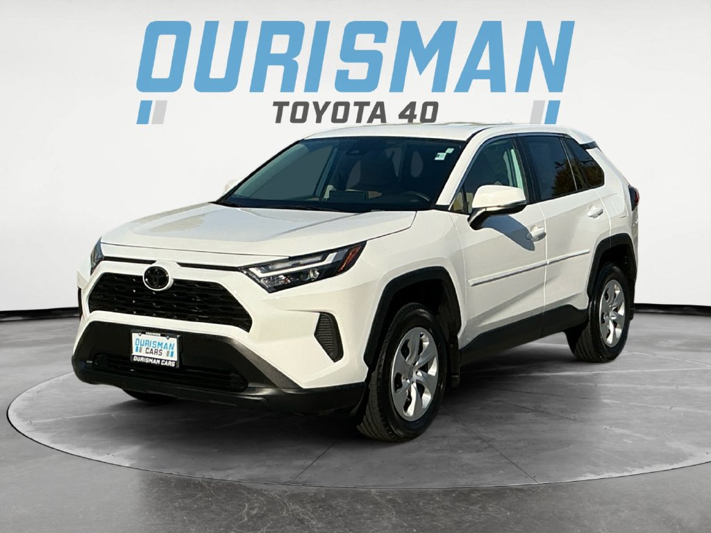 Used 2025 Toyota RAV4 LE AWD/4WD image 3