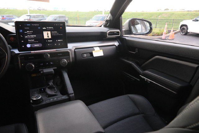 Used 2026 Toyota 4Runner TRD Off-Road Premium AWD/4WD image 30