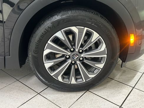 Certified 2025 Buick Envision Preferred image 15