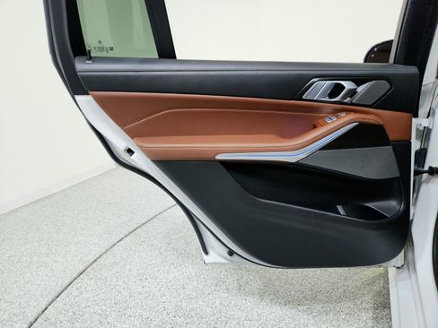 Used 2024 BMW X7 M60i w/ Executive Package image 21