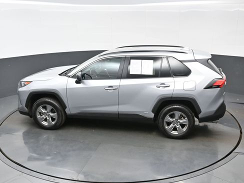 Used 2022 Toyota RAV4 LE AWD/4WD image 35