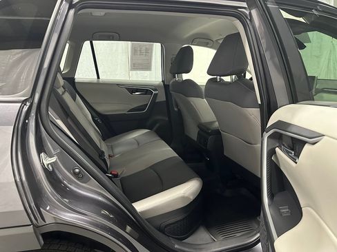 Used 2025 Toyota RAV4 XLE AWD/4WD image 51