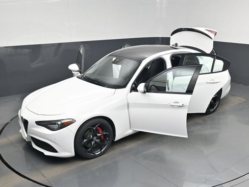 Used 2018 Alfa Romeo Giulia Ti Sport w/ Quick Order Package 22S Sport image 56