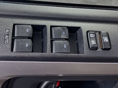 Used 2016 Toyota 4Runner SR5 image 17