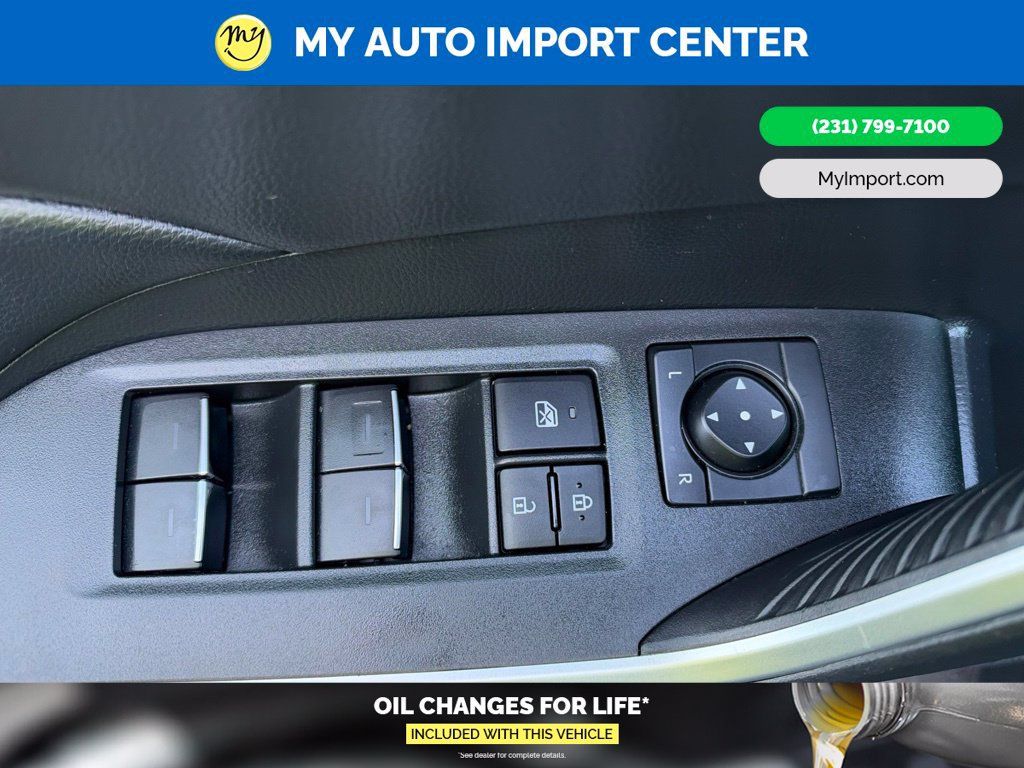 Used 2024 Toyota RAV4 AWD Hybrid image 8