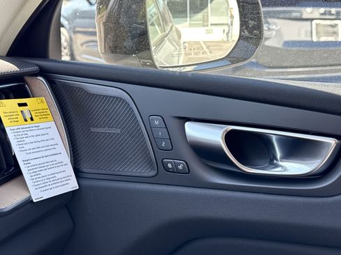 New 2026 Volvo XC60 B5 Ultra w/ Protection Package Premier image 33