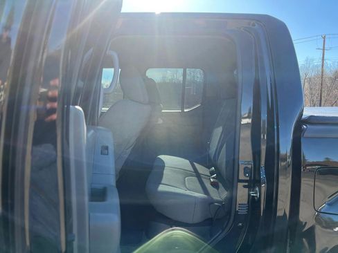 Used 2016 Nissan Frontier SV image 28