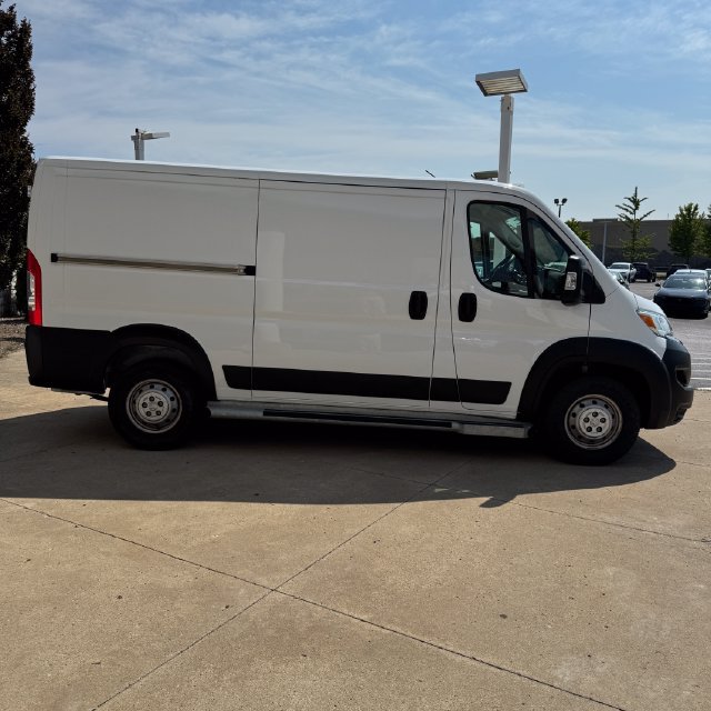 Used 2025 RAM ProMaster 2500 w/ U-Haul Equipment Group FWD image 13