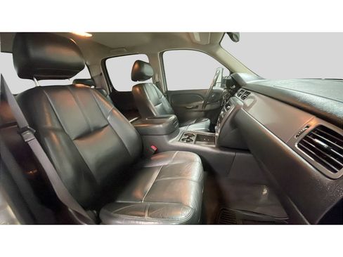 Used 2014 Chevrolet Silverado 3500 LTZ w/ LTZ Plus Package AWD/4WD image 17