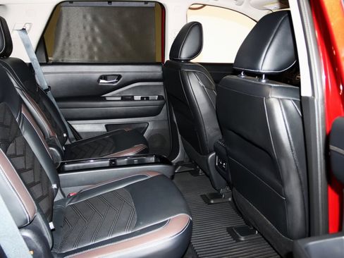 Used 2022 Nissan Pathfinder Platinum w/ Cargo Package image 64